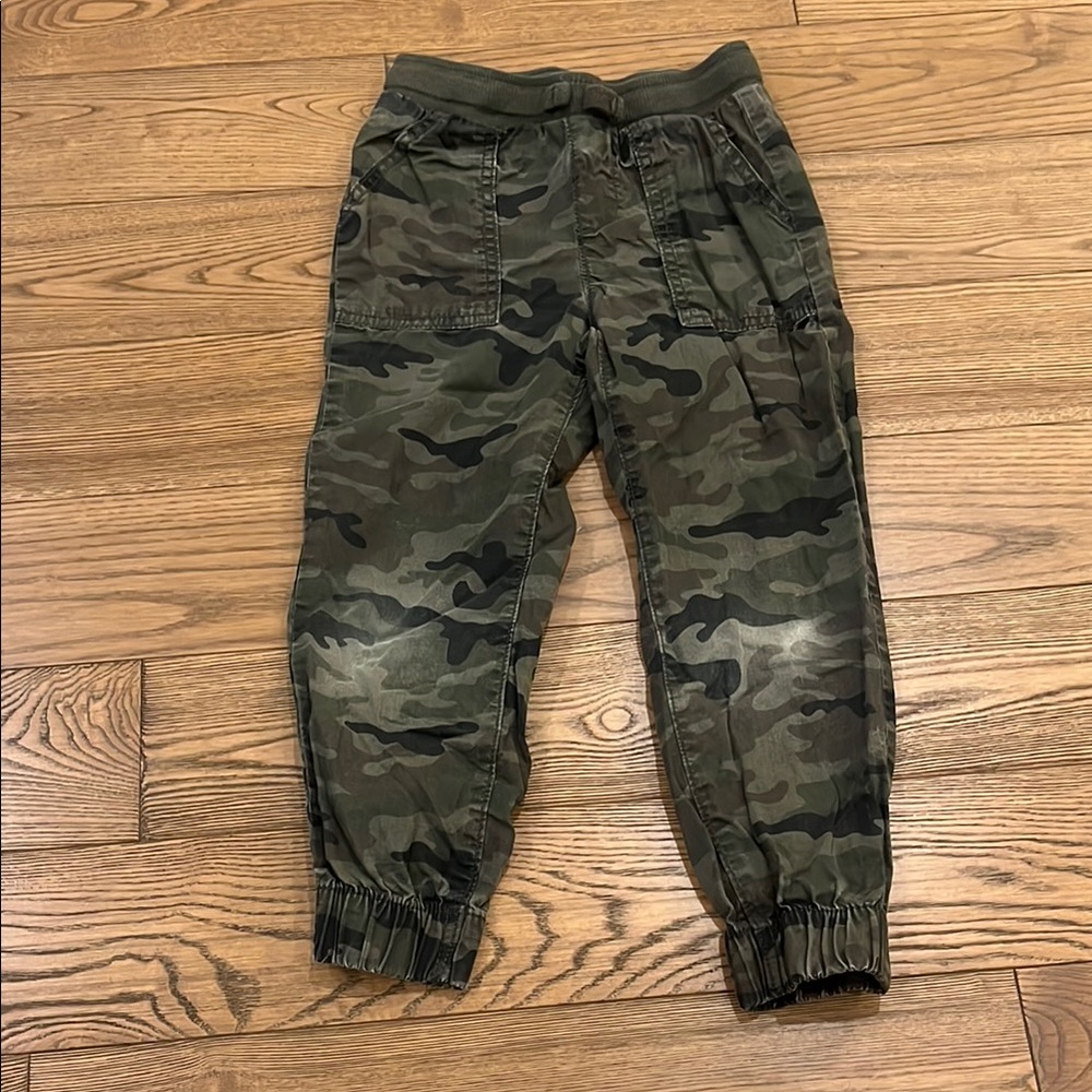 Green Camouflage Jogger Sweatpants with Elastic Cuffs